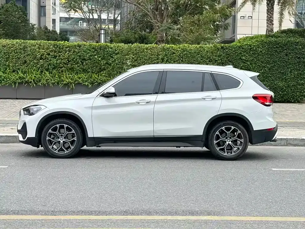 BMW X1 — фото 7