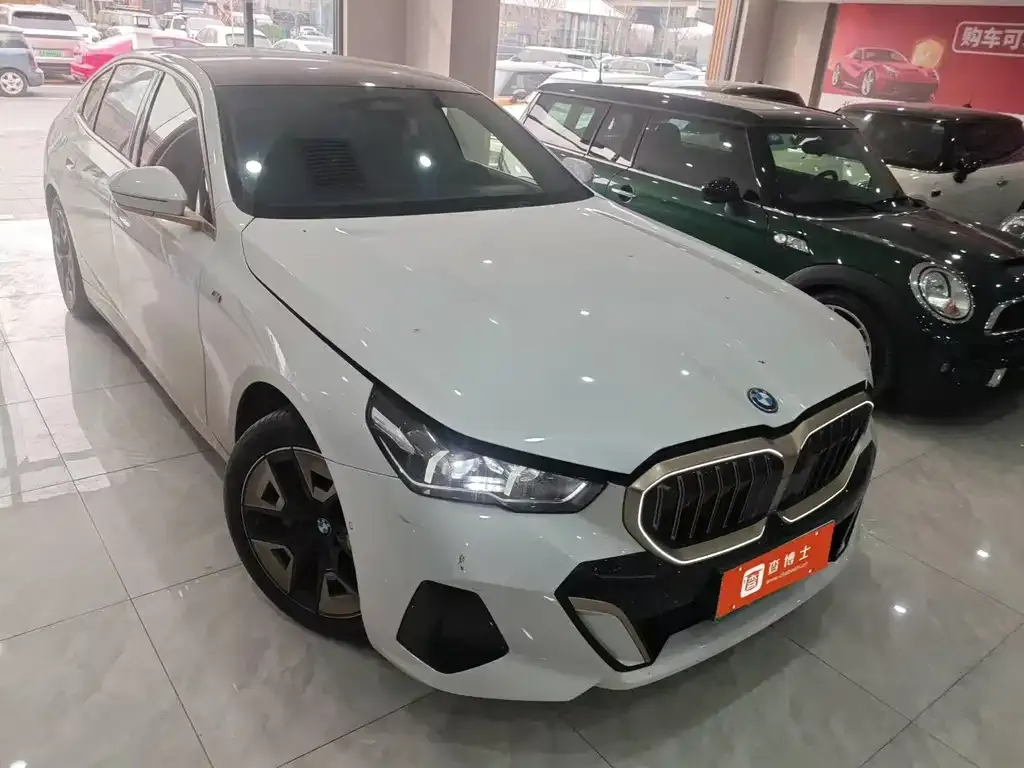 BMW i5 — фото 2