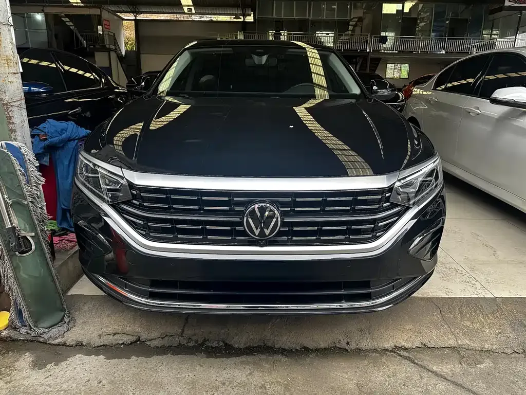 Volkswagen Passat — фото 7
