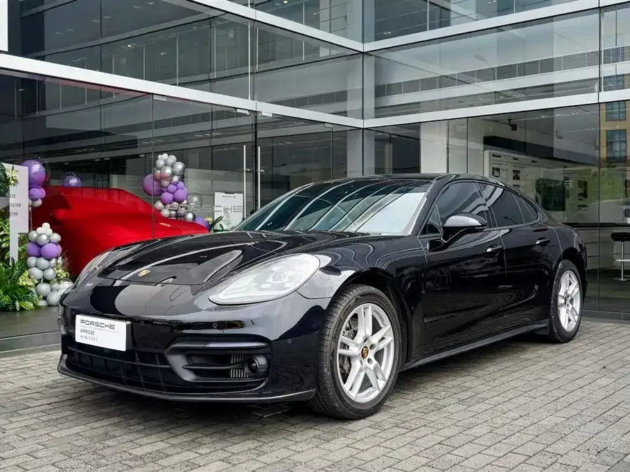 Porsche Panamera — фото 1