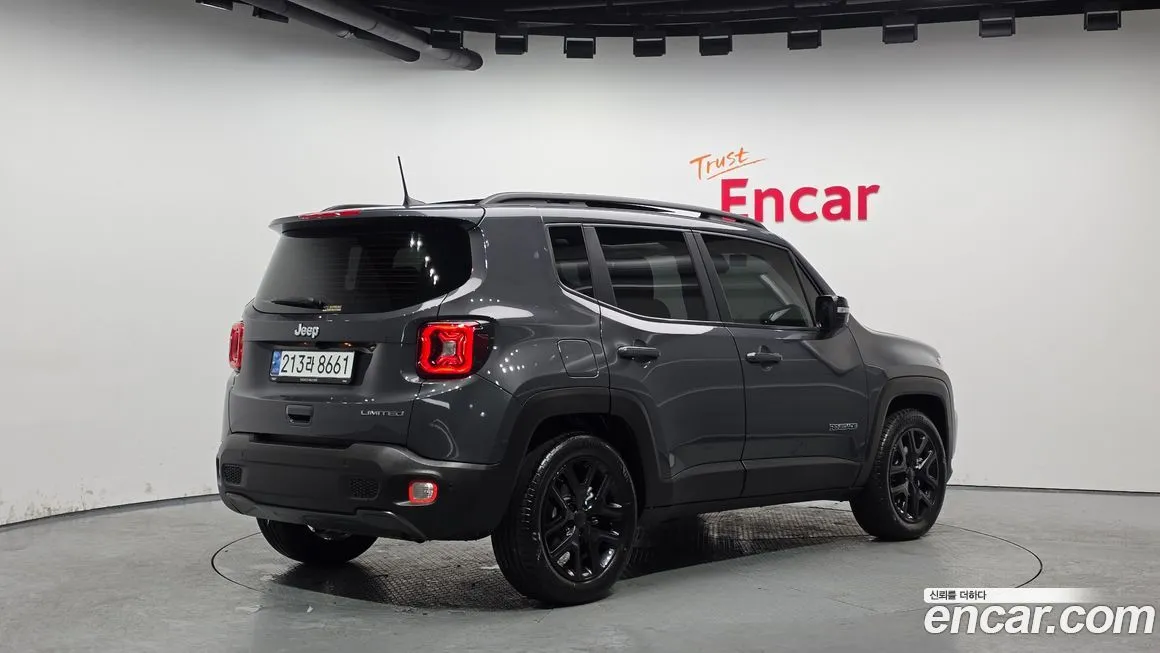 Jeep Renegade — фото 4