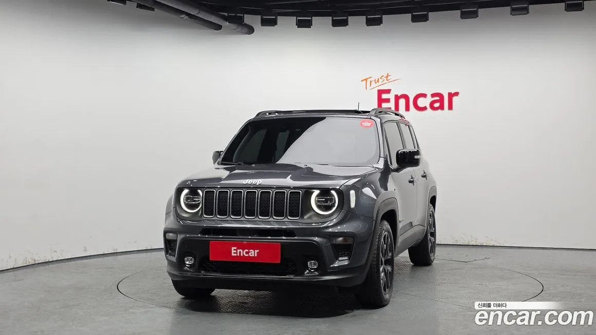 Jeep Renegade — фото 3