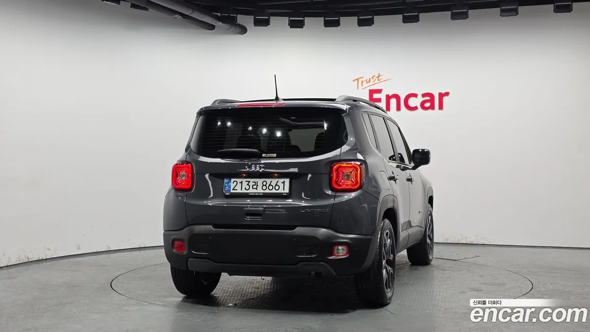 Jeep Renegade — фото 2