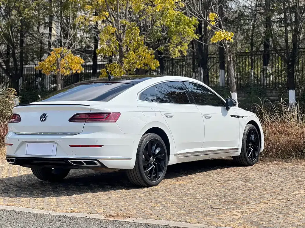 Volkswagen CC — фото 10