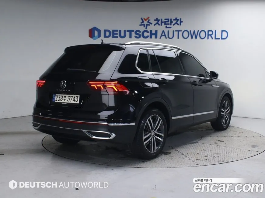 Volkswagen Tiguan — фото 8