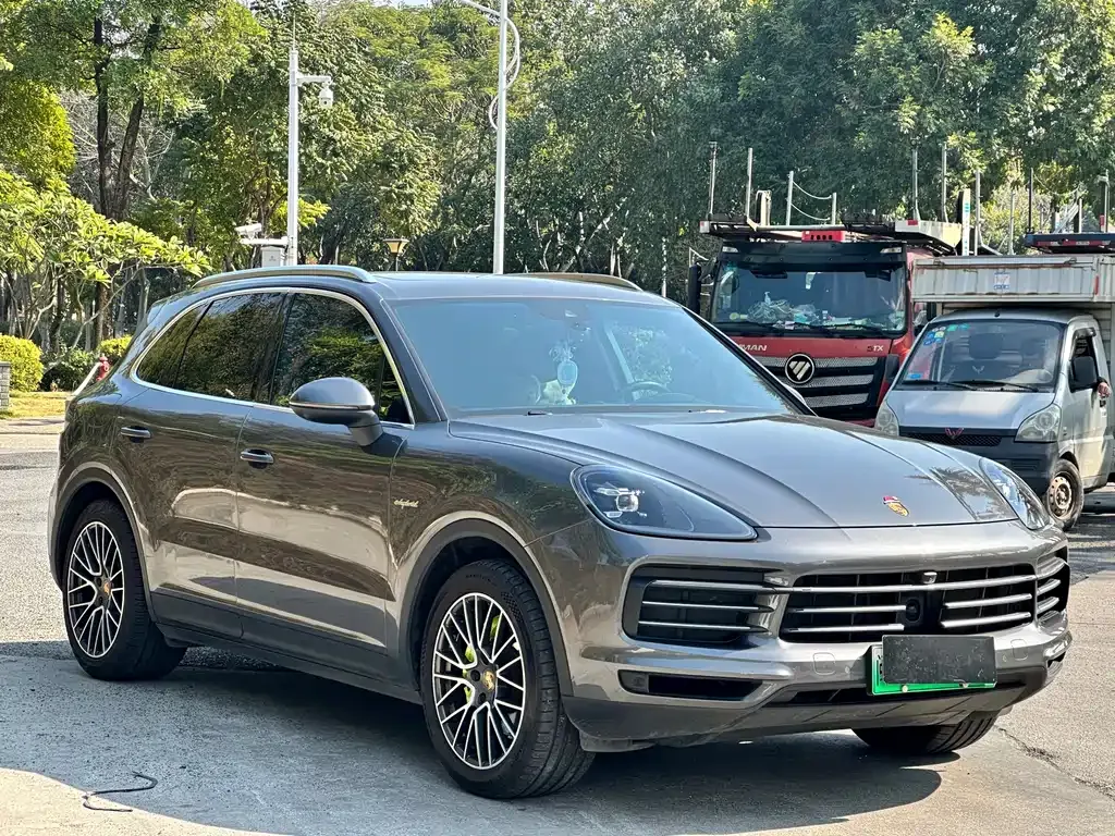 Porsche Cayenne Hybrid — фото 7