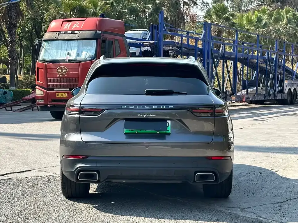 Porsche Cayenne Hybrid — фото 10