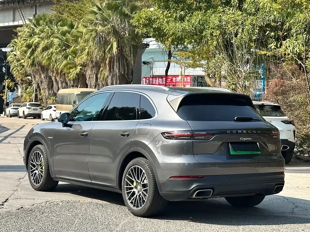 Porsche Cayenne Hybrid — фото 4