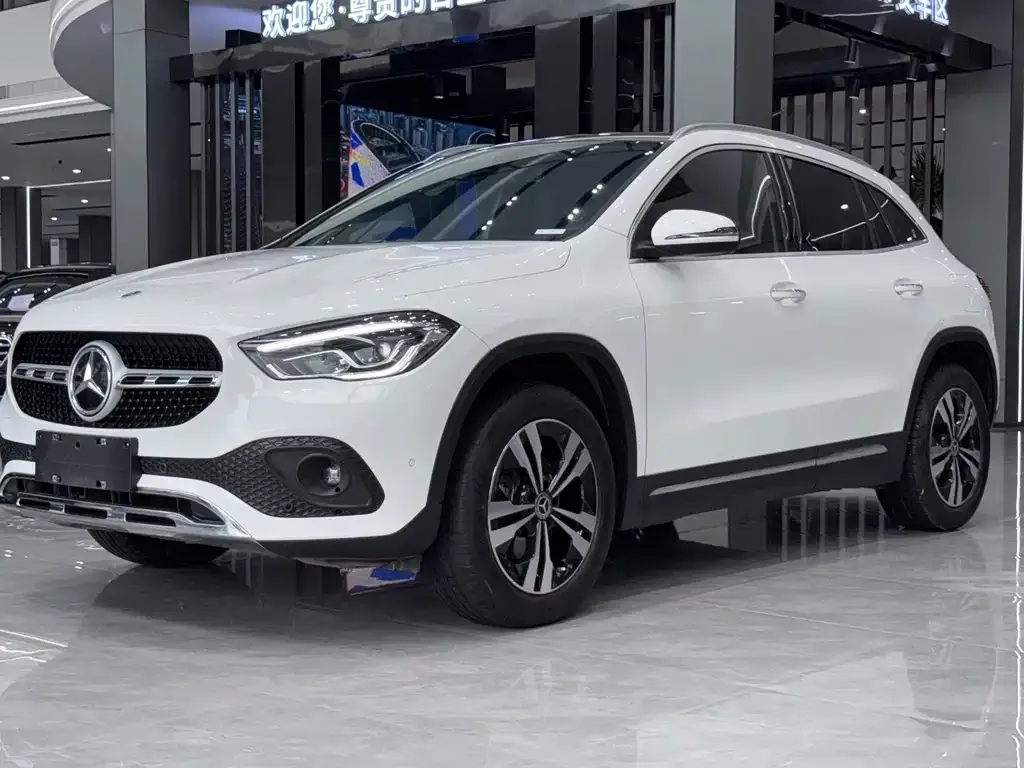 Mercedes-Benz GLA — фото 1