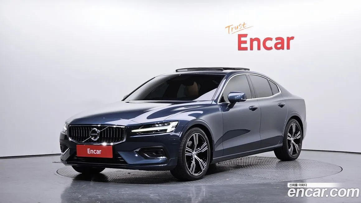 Volvo S60 — фото 1