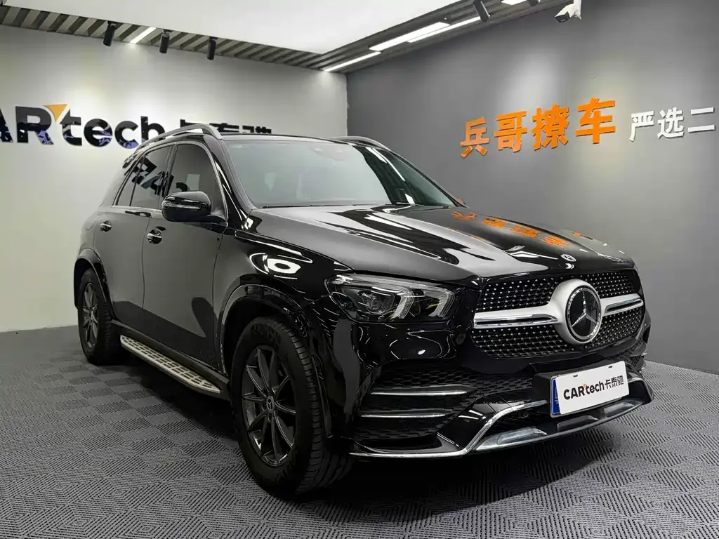 Mercedes-Benz GLE — фото 1