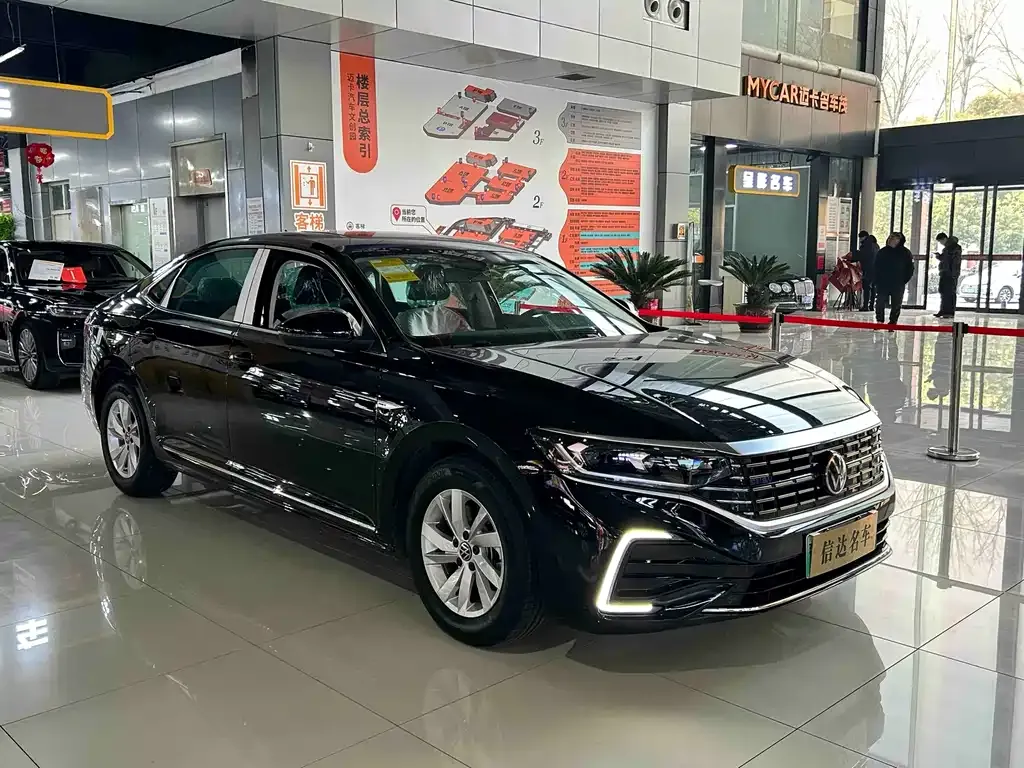 Volkswagen Passat New Energy — фото 5