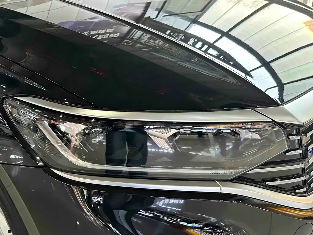 Volkswagen Passat New Energy — фото 2