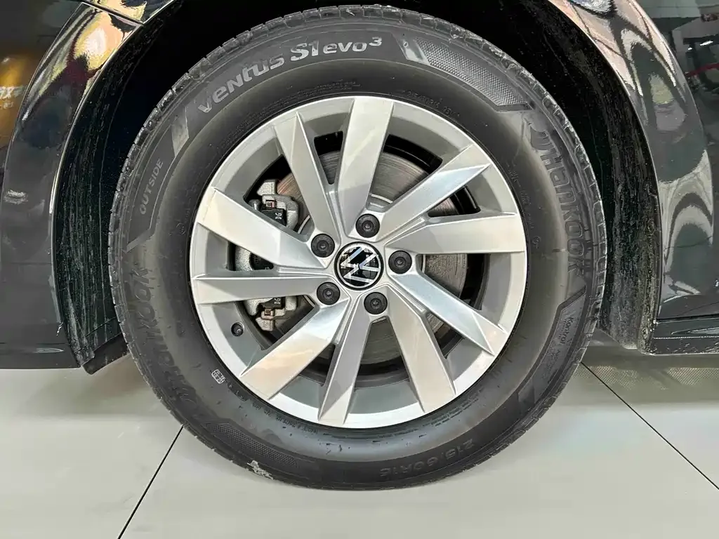 Volkswagen Passat New Energy — фото 3