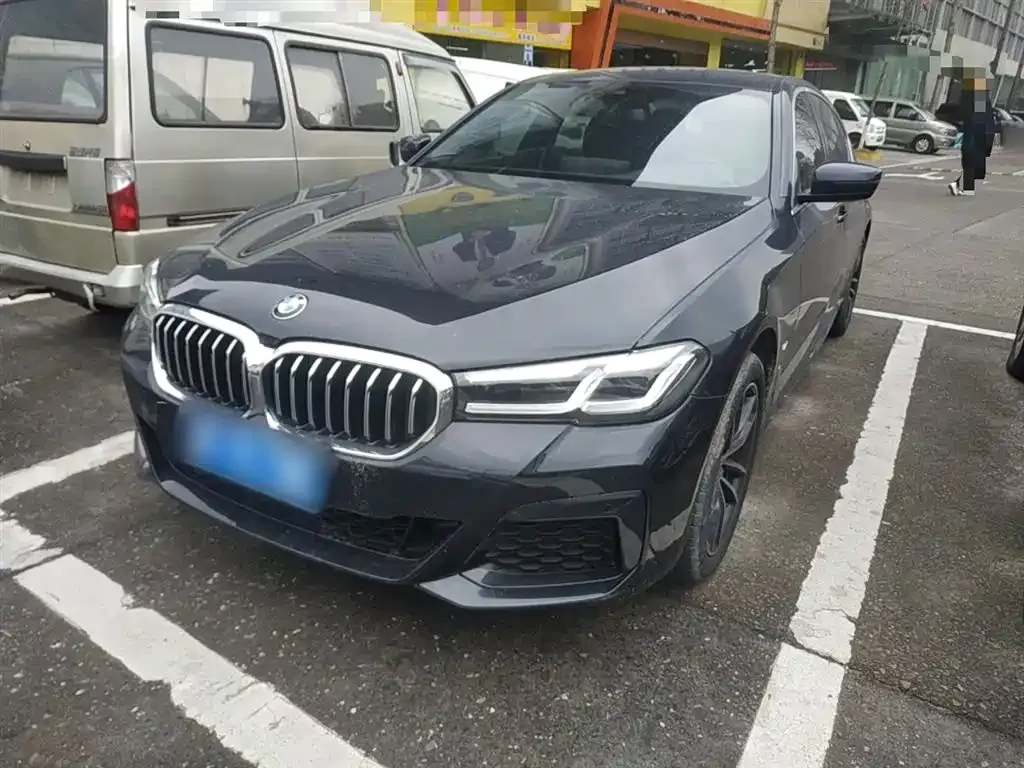 BMW 5 Series — фото 1