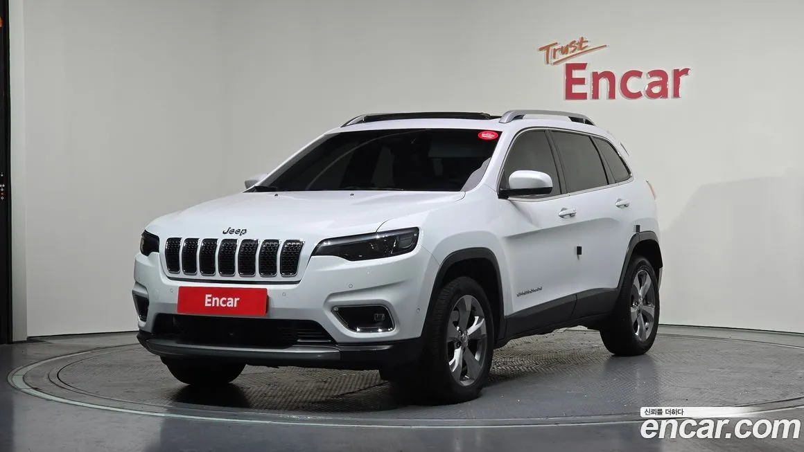 Jeep Cherokee — фото 1