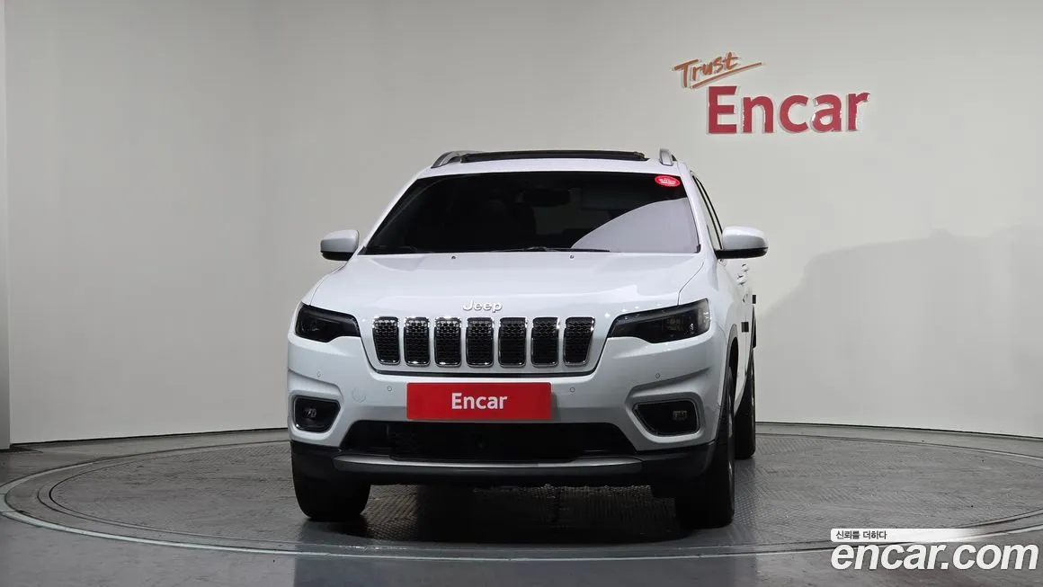 Jeep Cherokee — фото 10