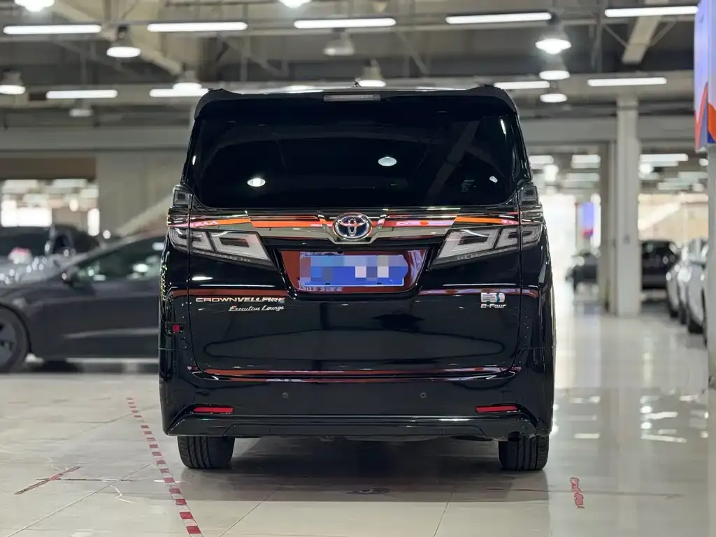 Toyota Vellfire — фото 4