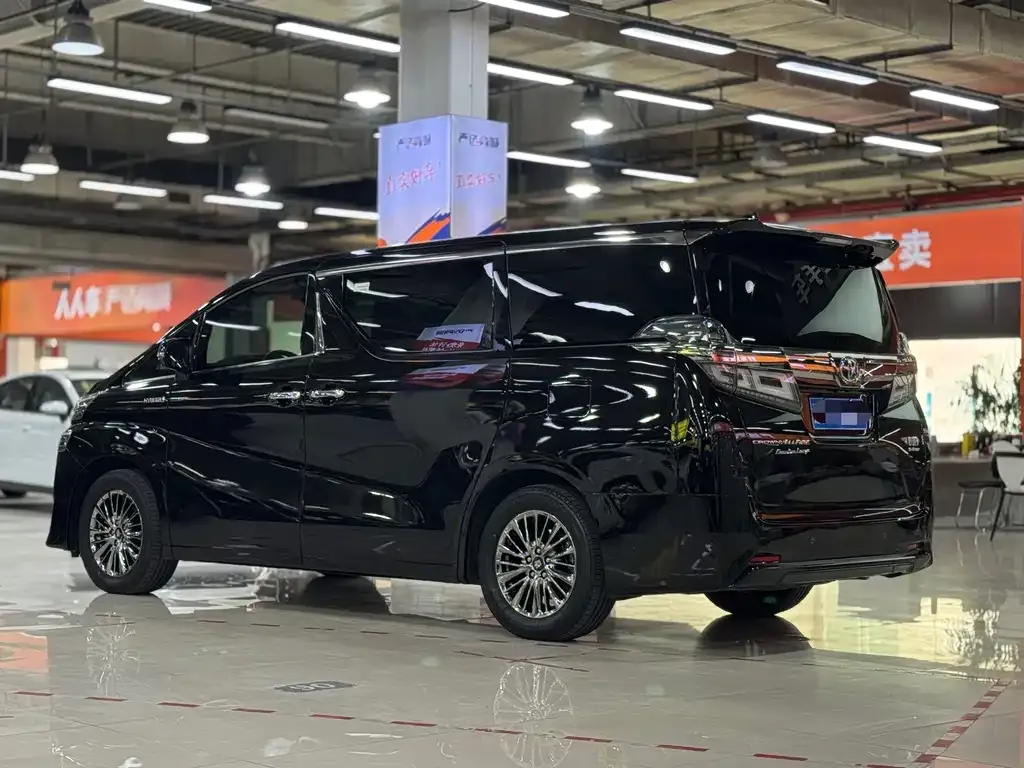 Toyota Vellfire — фото 10