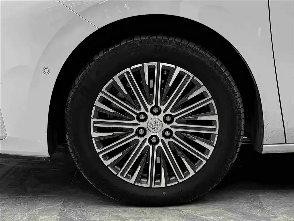 Buick GL8 Hybrid — фото 9