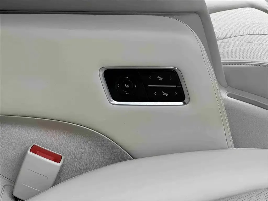 Buick GL8 Hybrid — фото 3