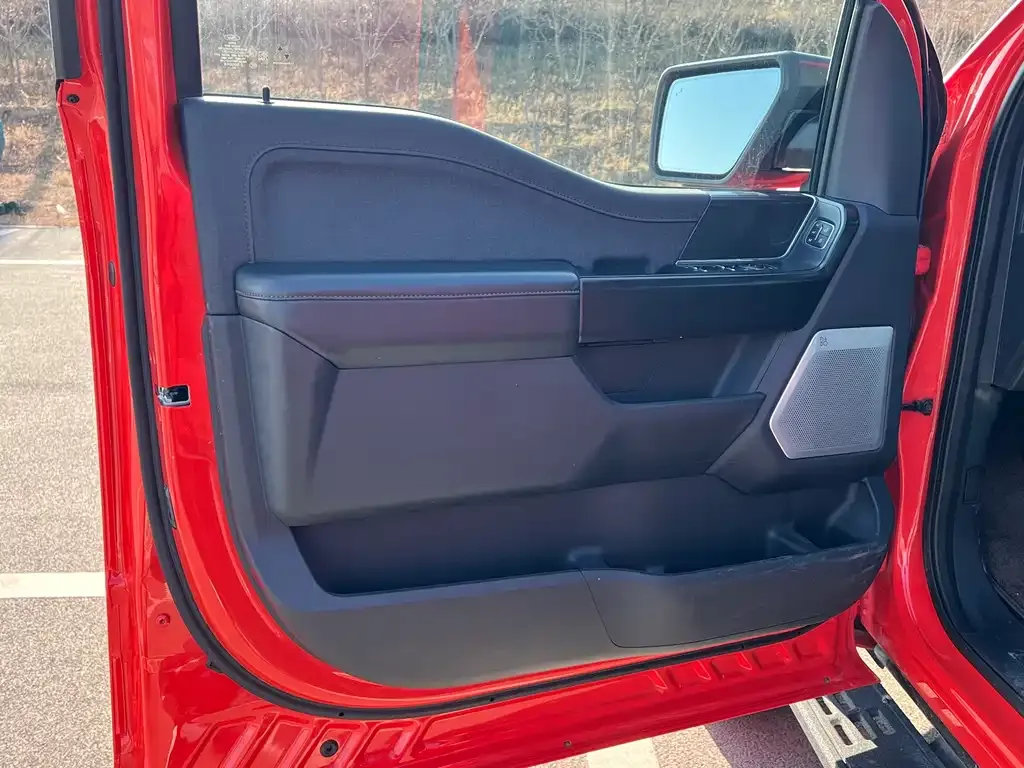 Ford F-150 Raptor — фото 6