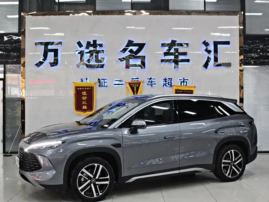 BYD L DM-i — фото 1