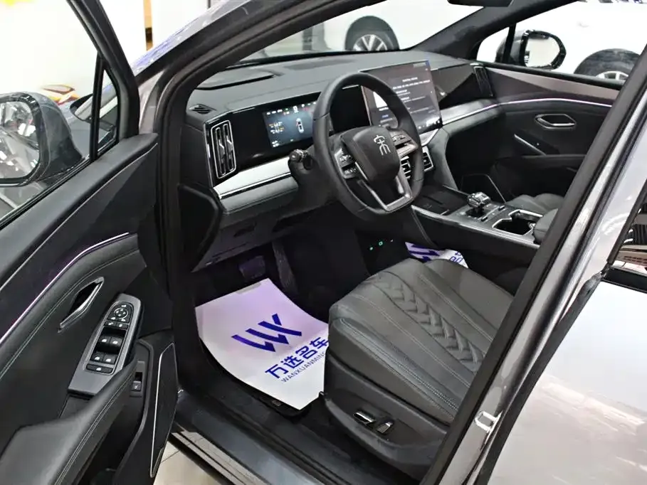 BYD L DM-i — фото 3