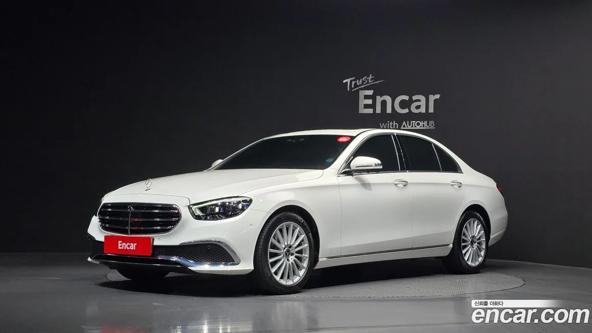 Mercedes-Benz E-Class — фото 1