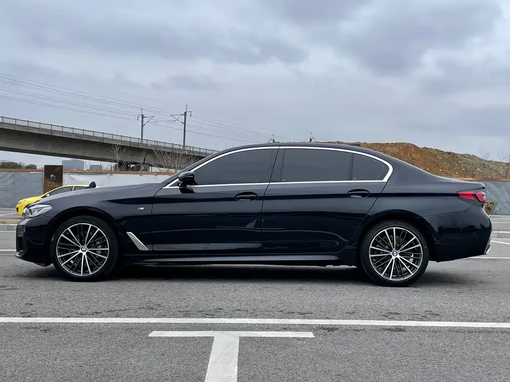 BMW 5 Series — фото 2