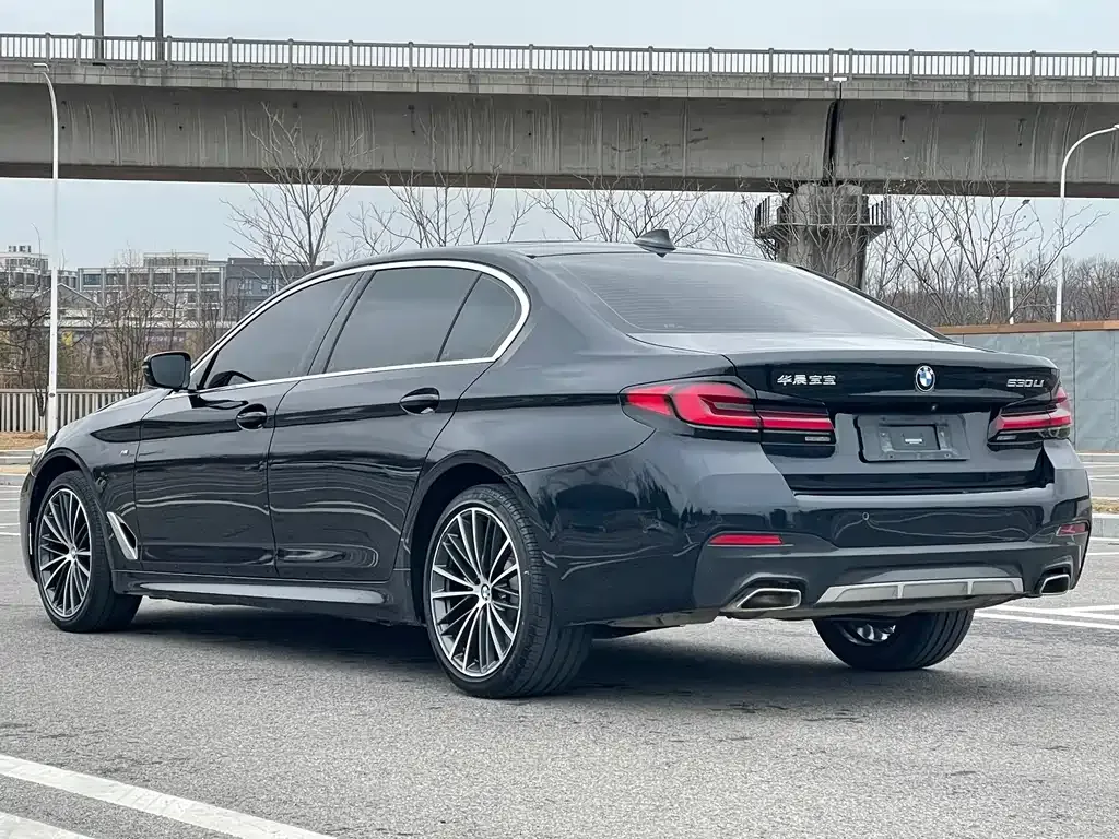 BMW 5 Series — фото 5