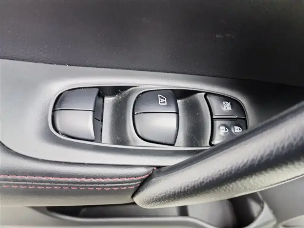 Nissan Qashqai — фото 10