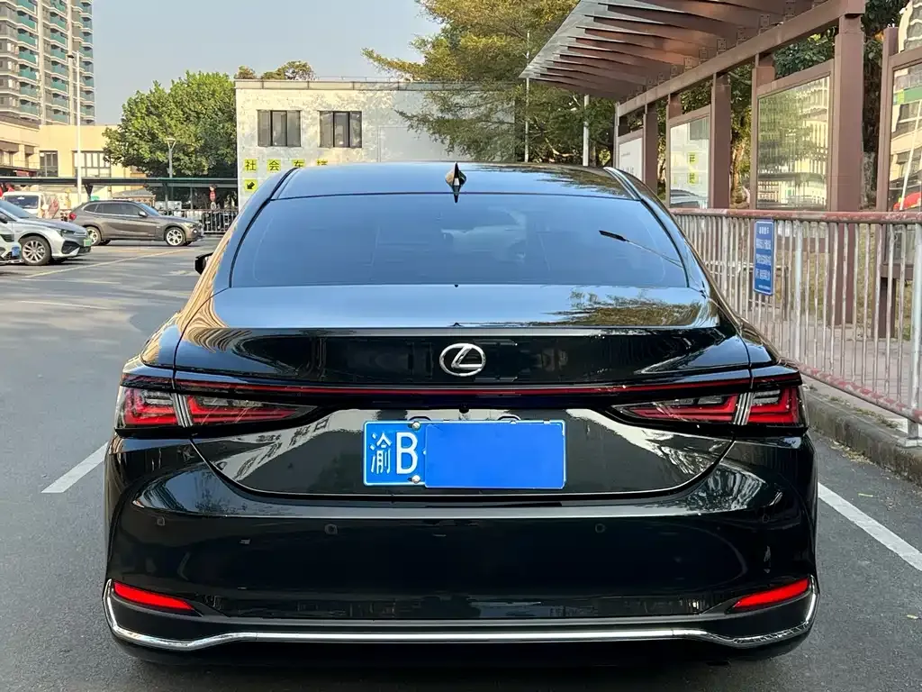 Lexus ES — фото 6
