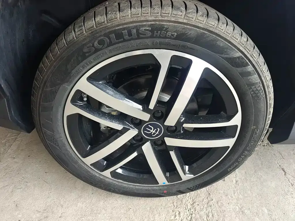 BYD L DM-i — фото 3