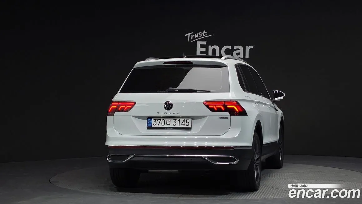 Volkswagen Tiguan — фото 9