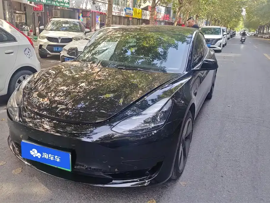 Tesla Model 3 — фото 1