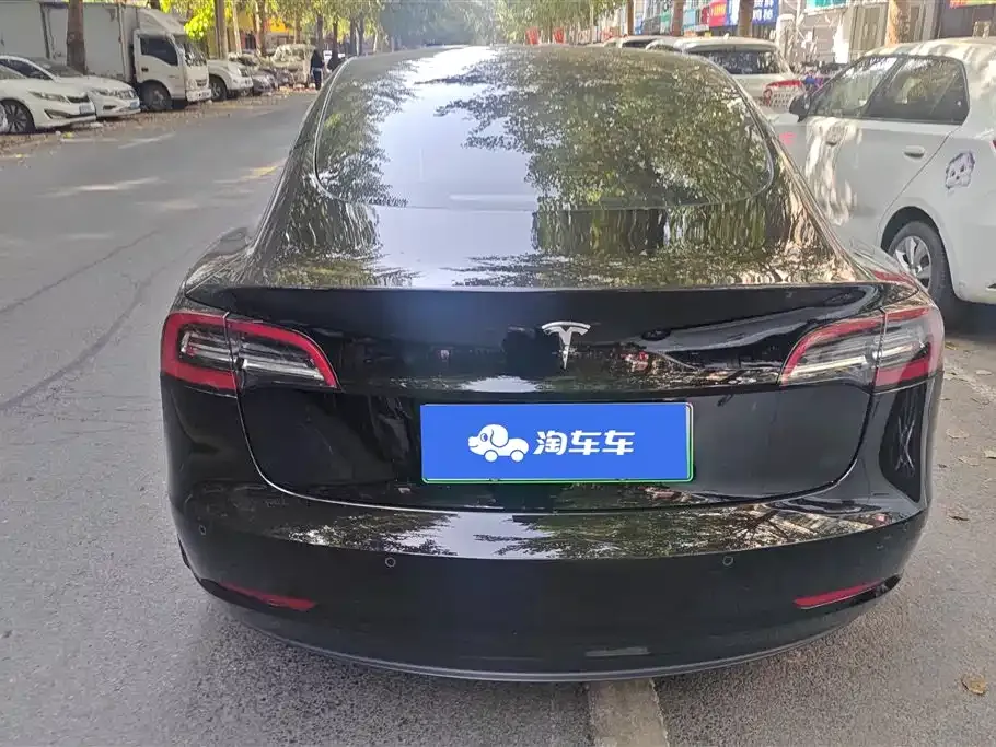 Tesla Model 3 — фото 4