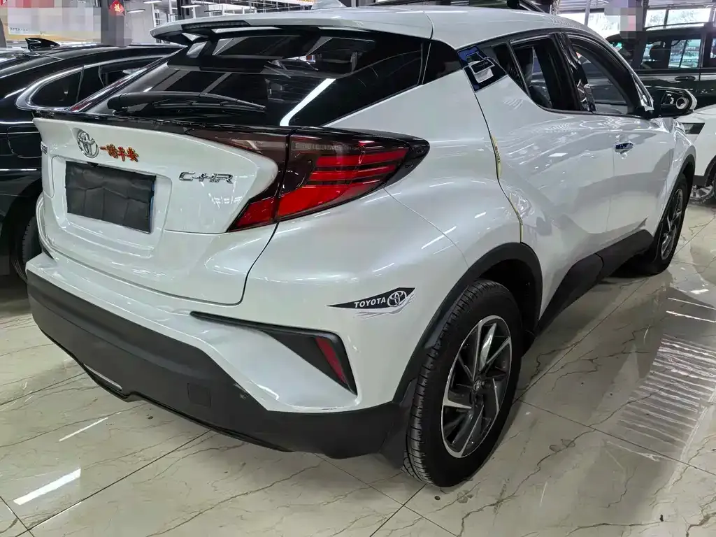 Toyota C-HR — фото 5