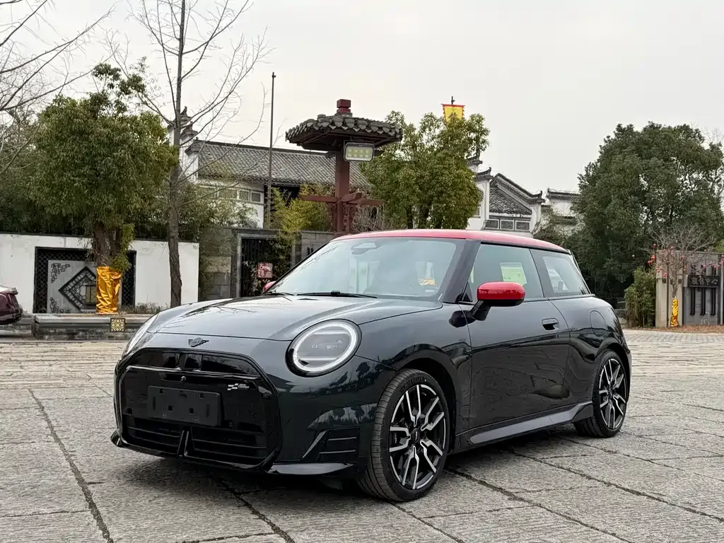 MINI Cooper EV — фото 1