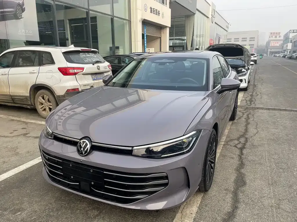 Volkswagen Passat — фото 1