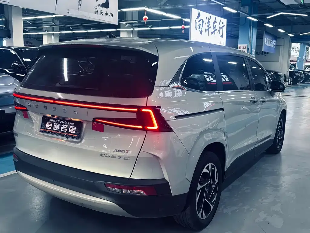 Hyundai Custo — фото 7