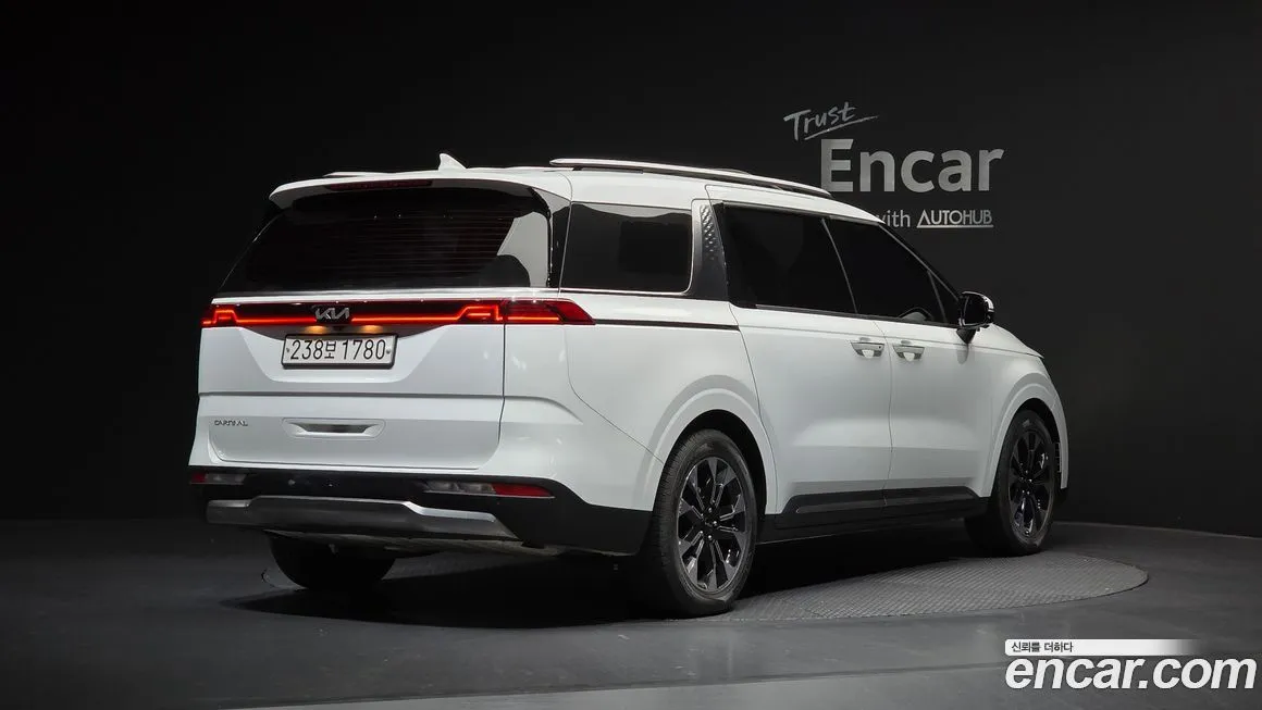 Kia Carnival — фото 2