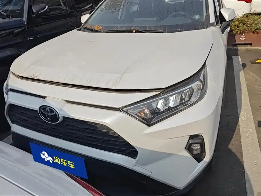 Toyota RAV4 — фото 5