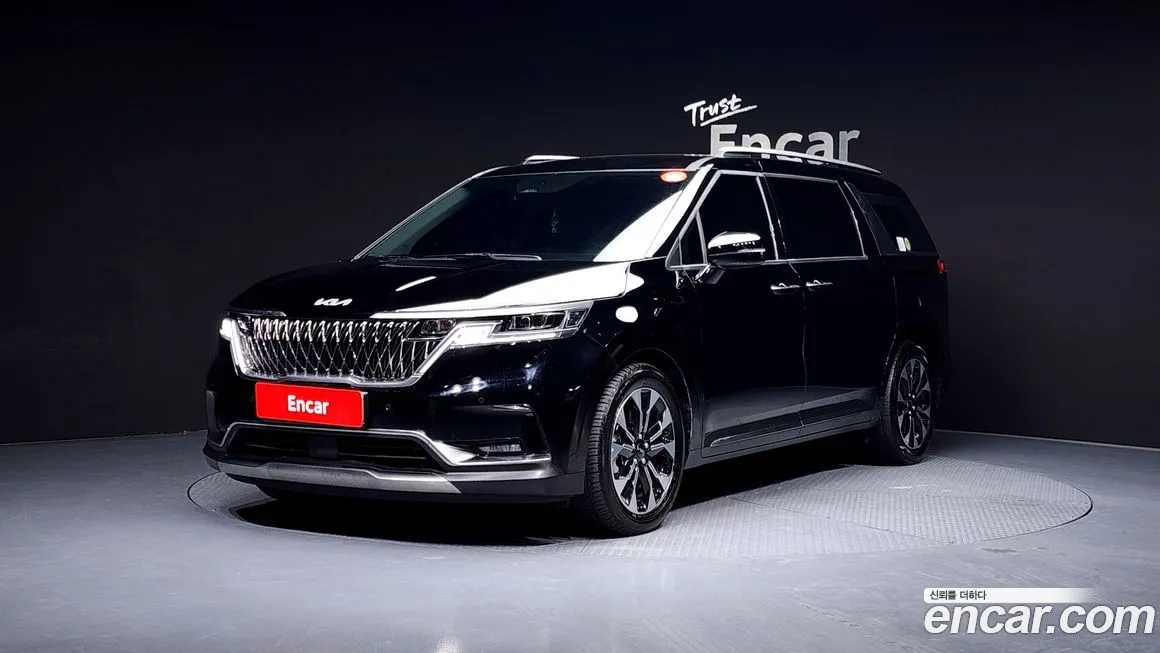Kia Carnival — фото 1