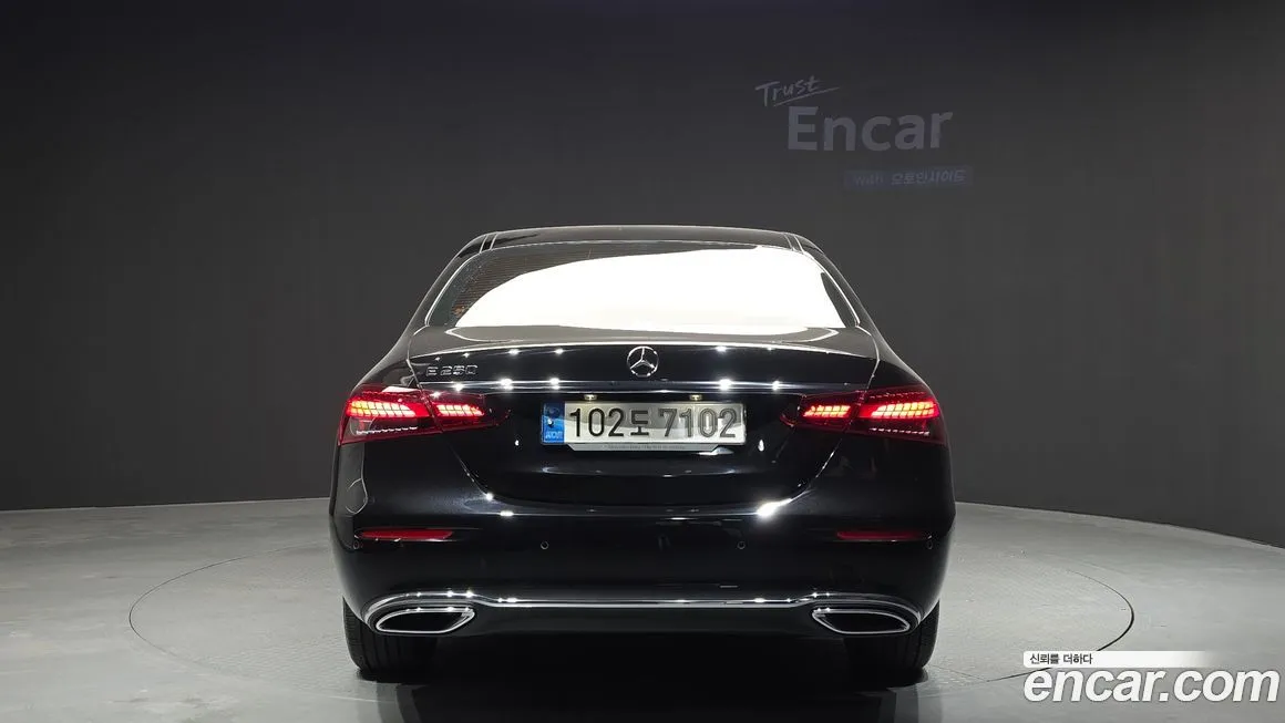 Mercedes-Benz E-Class — фото 5