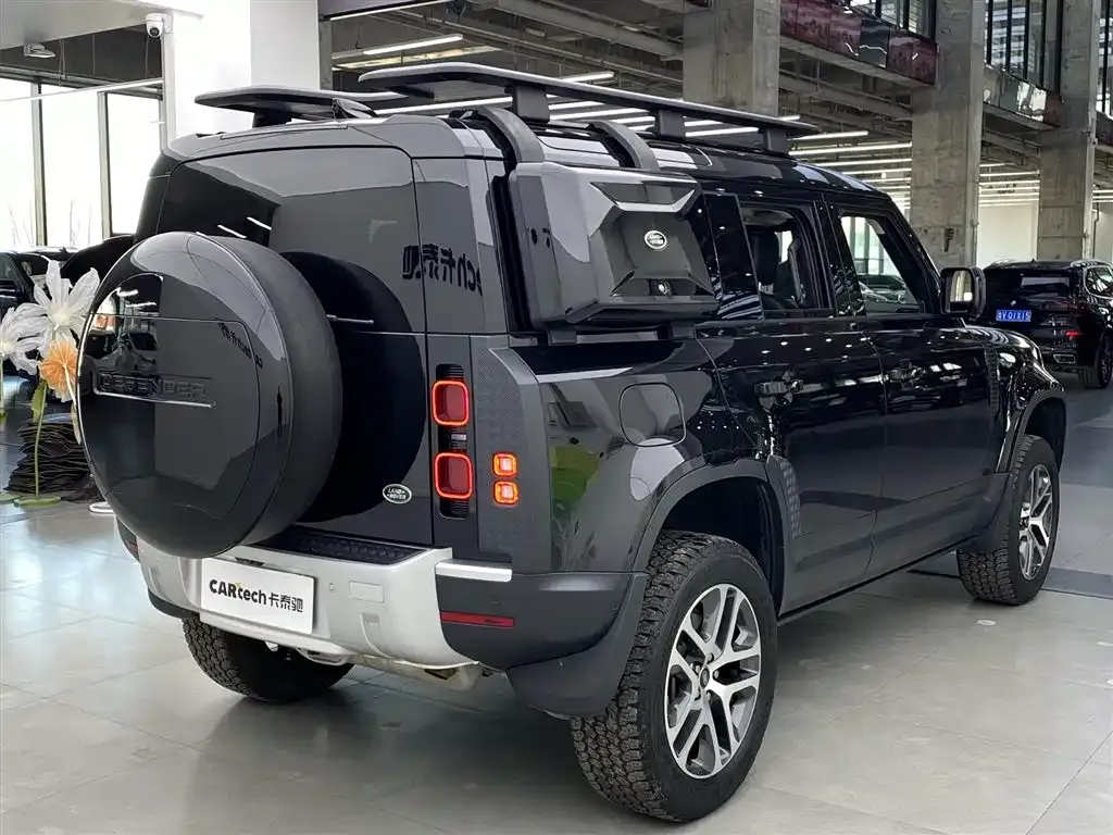 Land Rover Defender — фото 10