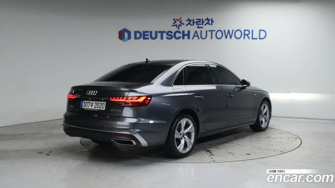 Audi A4 — фото 2