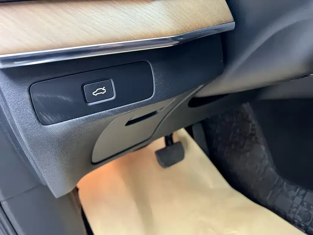 Volvo XC90 — фото 3