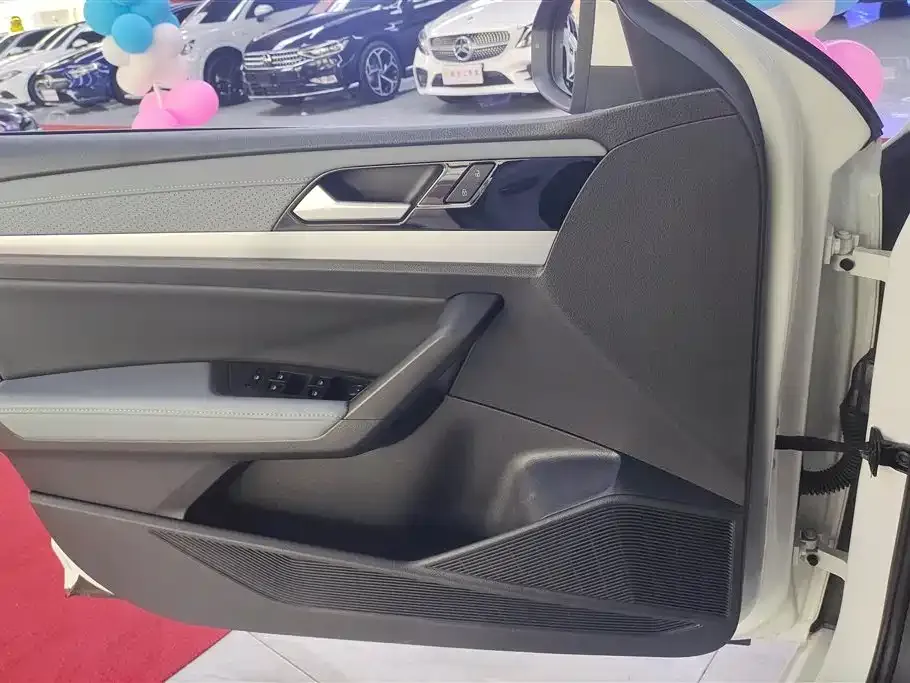 Volkswagen Lavida — фото 4