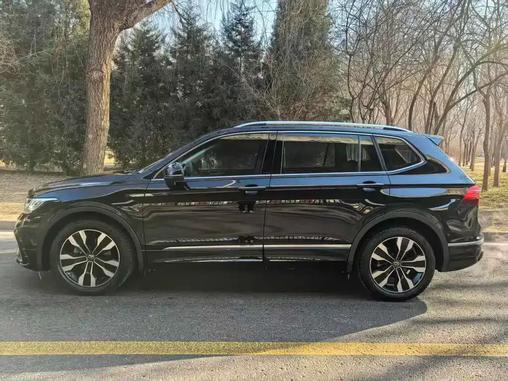 Volkswagen Tiguan L — фото 6
